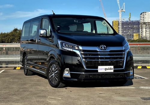 2020-Toyota-Granvia-VX-six seat-1001x565p (1)